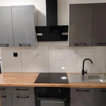 5 Seperate Shared Near Center Skytowe * Wrocław