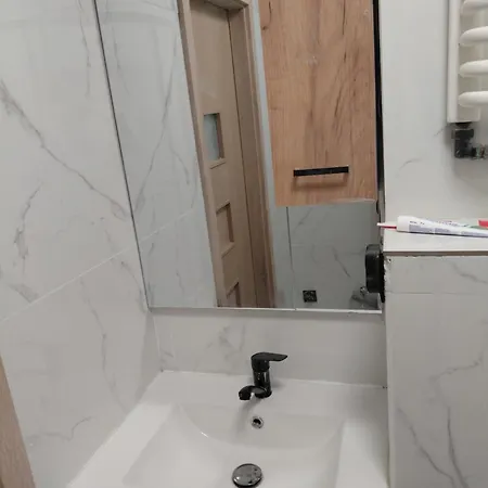 Apartman 5 Seperate Shared Near Center Skytowe *